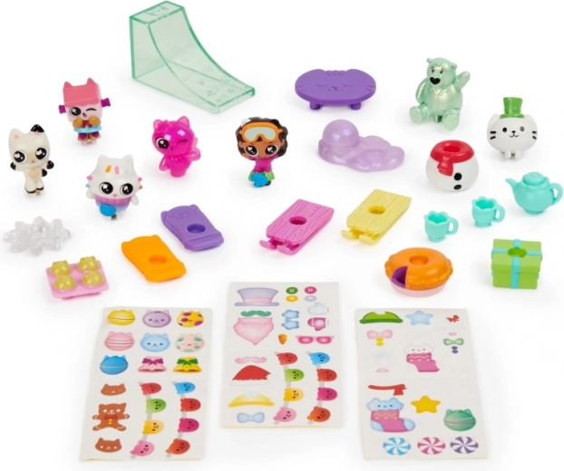 Figūrėlės, aksesuarai ir lipdukai scenoms kurti