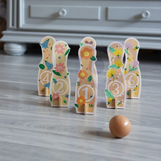 Learning through play: numbers and coordination