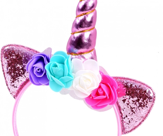 Blizgantis ragas ir gėlių puošyba