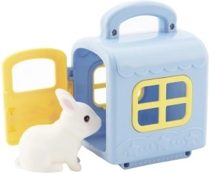 Mielas gyvūnėlis, pasiruošęs žaidimams