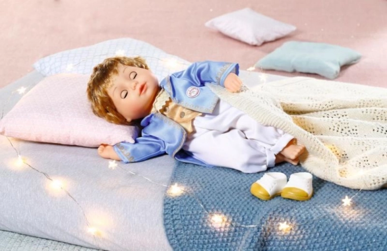 Soft body and sleeping eyes