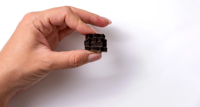 500 unikalių medinių detalių, tiksliai išpjautų lazeriu