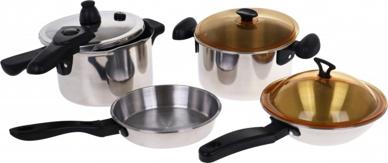 Realistiški puodai ir keptuvės