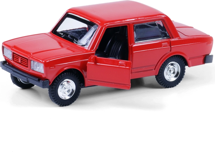 Atidaromos durys ir realistiškos detalės