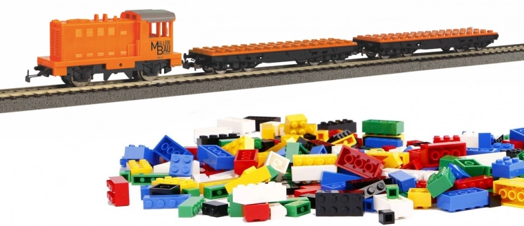 Modular design with plastic bricks