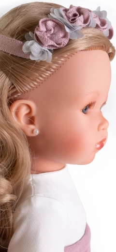 Long brushable hair and accessories
