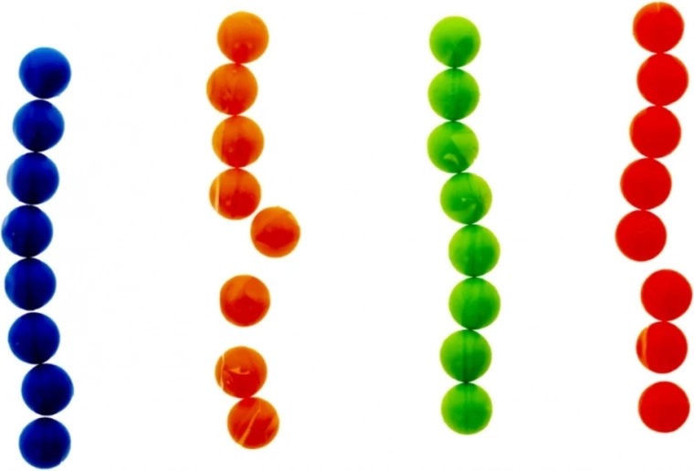 Smulkiosios motorikos treniruotė su spalvotais rutuliukais