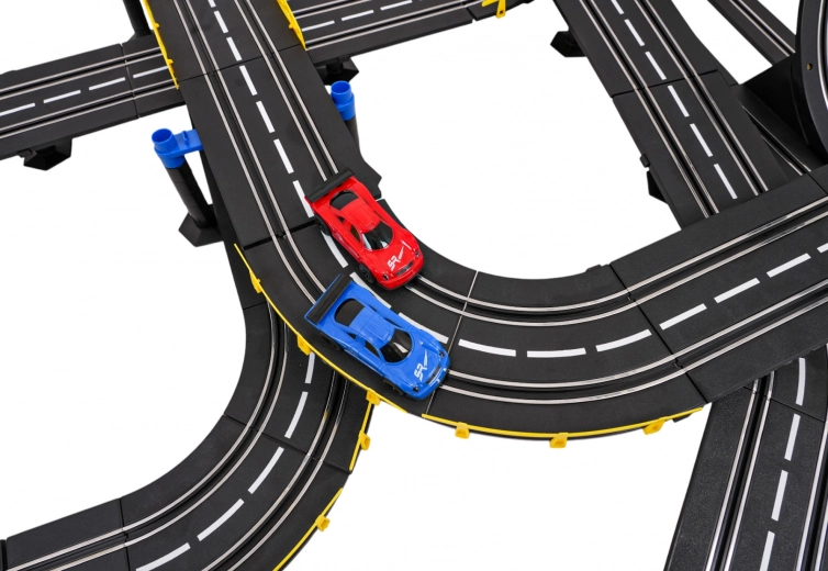 Du R/C automobiliai ir dvigubas valdymas