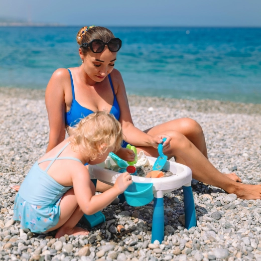 Žaidimas 2 viename: vanduo ir smėlis