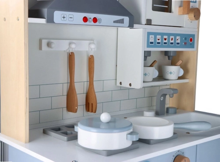 Realistiškos detalės ir interaktyvus valdymas