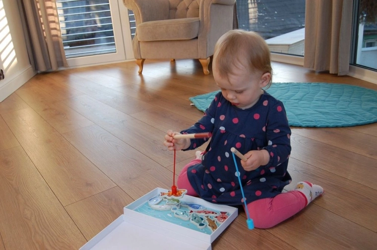 Padeda lavinti motorinius įgūdžius