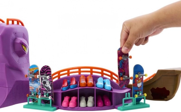 Unikalus fingerboardas ir nuimami batai