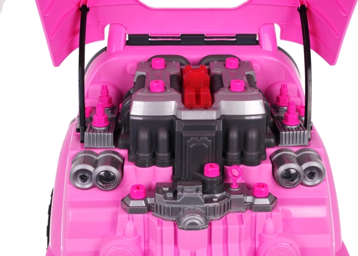 Išardomas variklis po kapotu