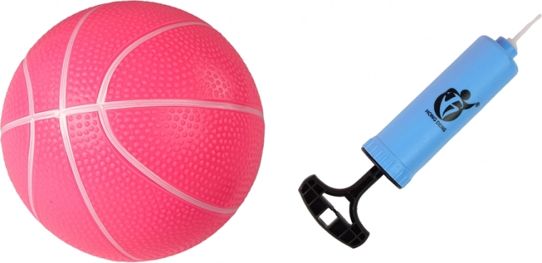 Rožinis krepšinio kamuolys ir pompikė