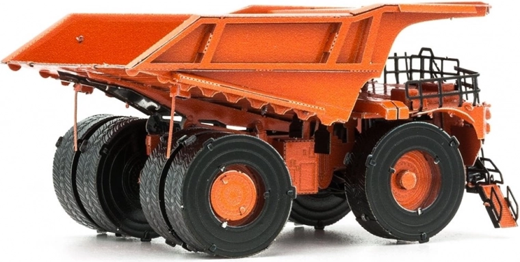 Spalvingos detalės ir tvirta konstrukcija