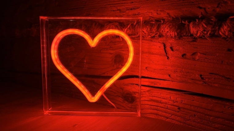 Švarus dizainas skaidriame panelyje