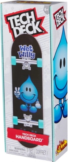 Realistiška konstrukcija sklandiems triukams