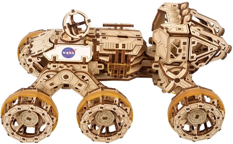 Realistiškos detalės su oficialiu NASA lipduku