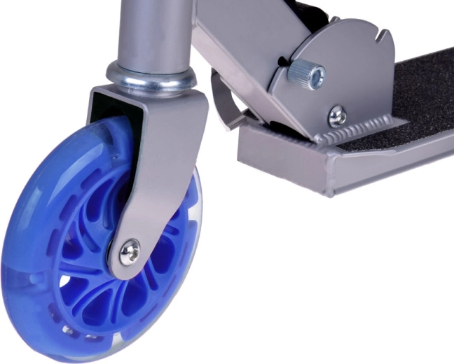 Šviečiantys LED ratai be baterijų