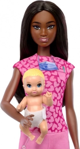 Rožinis medicininis kostiumas