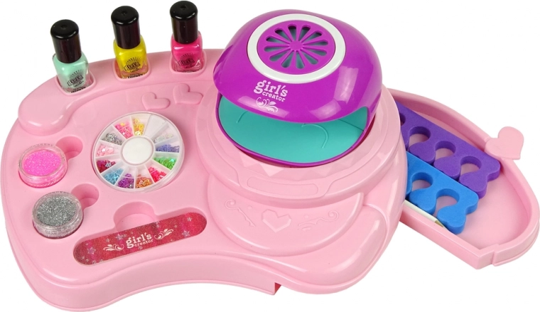Fun in nail salon style