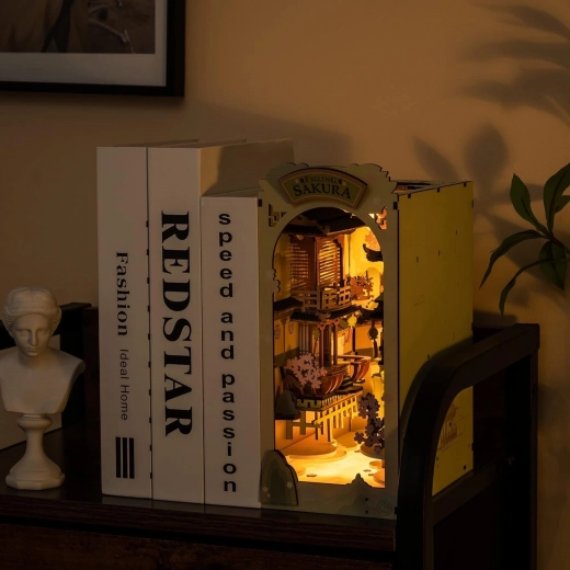 Šilta LED šviesa išskirtinei atmosferai