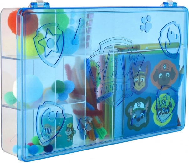 Tvirtas plastikinis lagaminėlis su aiškiai išdėstytais skyriais