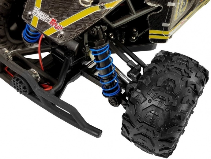 4x4 pavara ir tvirta pakaba