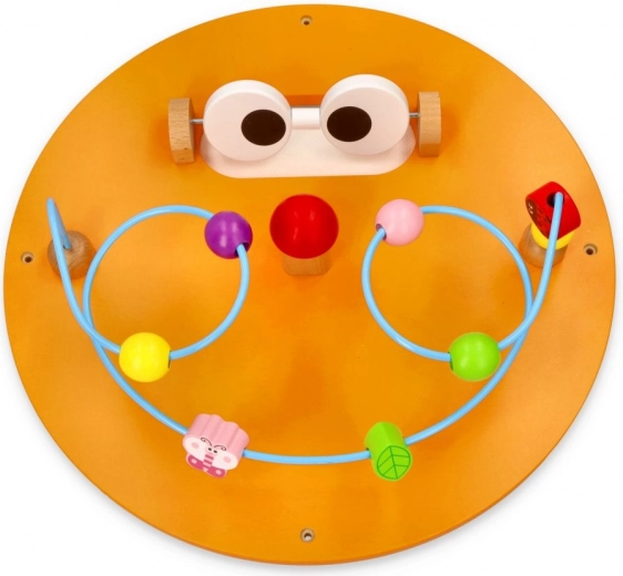 Interaktyvus labirintas su karoliukais