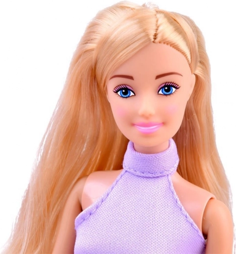 Lėlė pasiruošusi stilingam linksmalaikiui