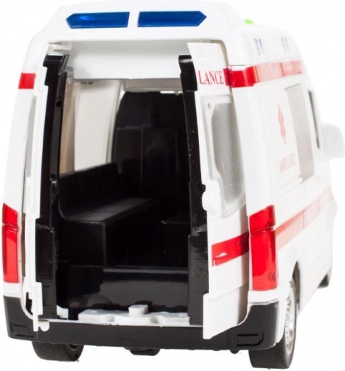 Atidaromos durys ir tikroviškas interjeras