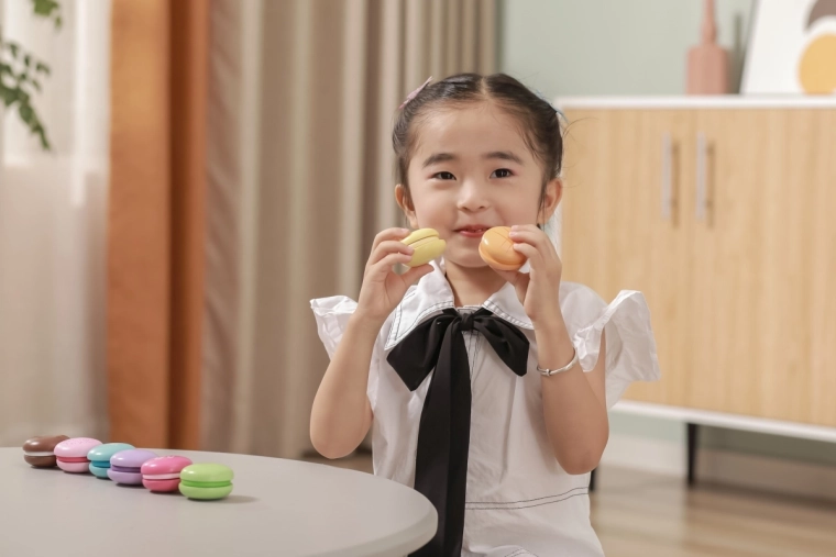 Kūrybiškas jungimas su lipnia juostele