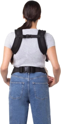 Tėvų patogumas: platus juosmens diržas ir paminkštintos petnešos