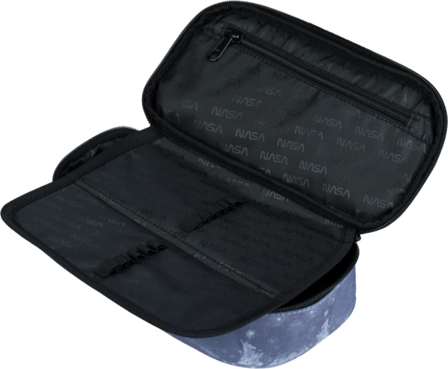 Užtrauktuku užsegama kišenė ir tvarkaraščio kišenė