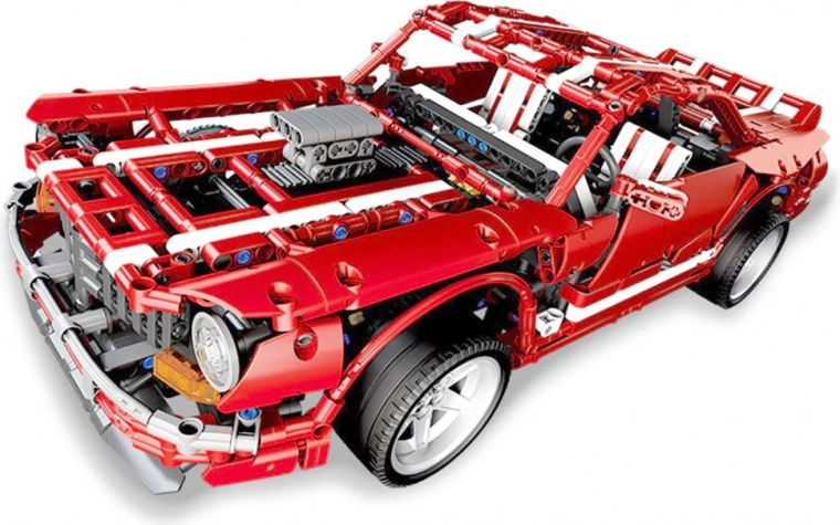 Realistinis muscle car su judančiais elementais
