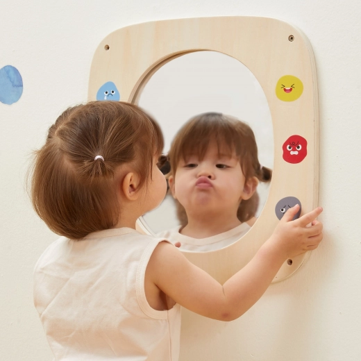 Tvirta medinė konstrukcija su suapvalintais kampais