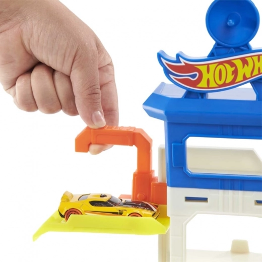 Shark trap and car rescue