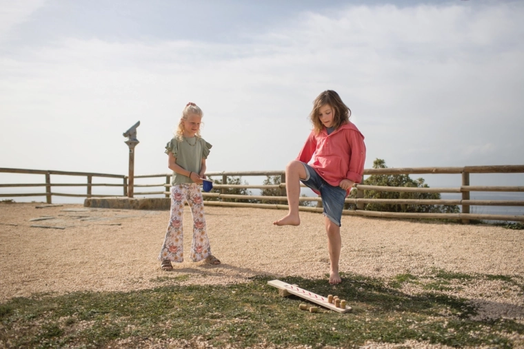 Pramoga lauke ir sode