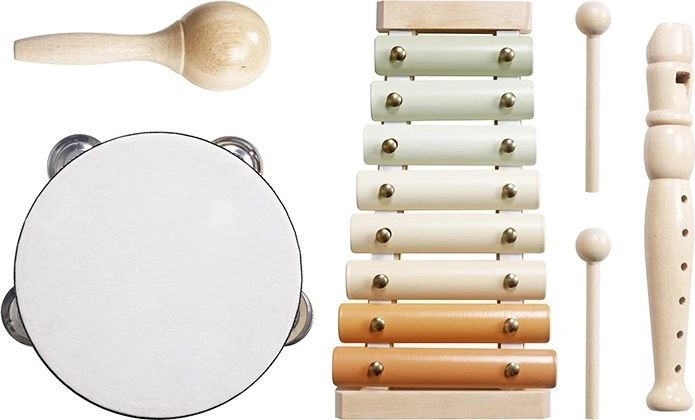 Natūralus medis ir švelnios pastelės