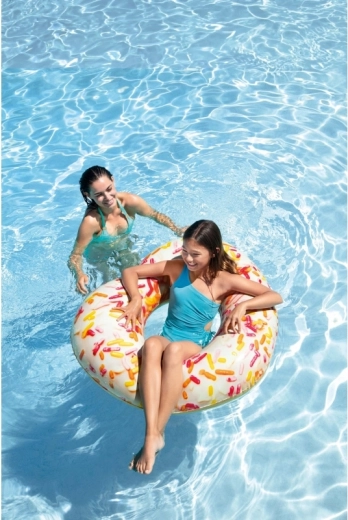 Patogus poilsis ant vandens