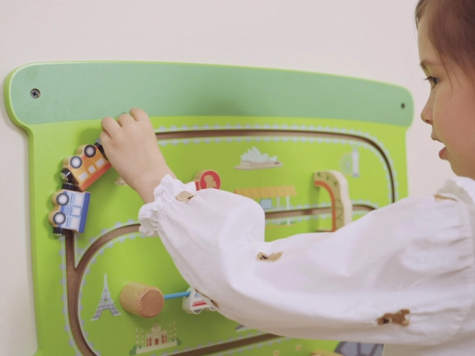 Žalias vagonas su slankiojamąja trasa ir pasukamomis kaladėlėmis