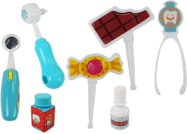 Šviečiantis veidrodėlis ir realistiški įrankiai