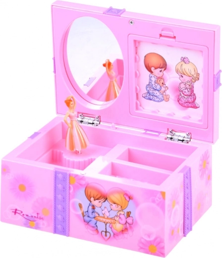 Šokanti balerina ir švelni melodija