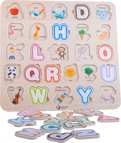 Patvari medinė konstrukcija ryškiomis spalvomis