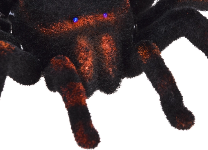 Realistiška išvaizda ir šviečiančios akys