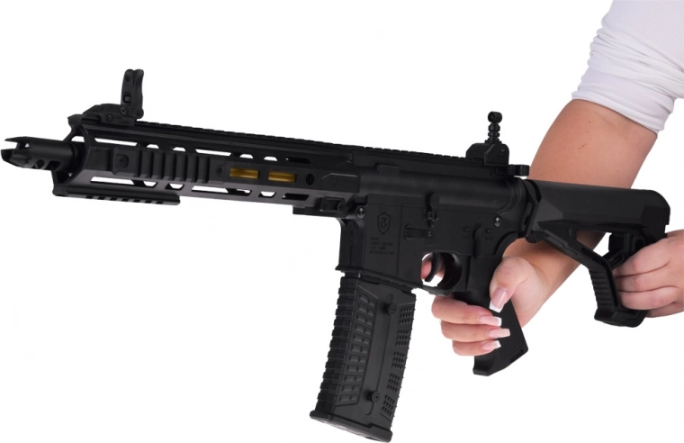 Realistiškas taktinės išvaizdos dizainas