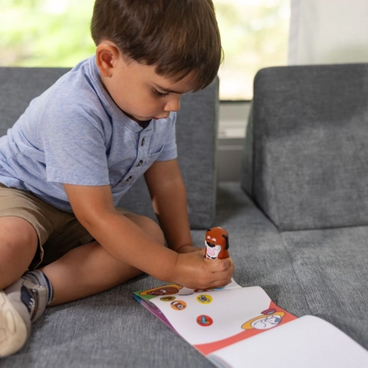 Daugiau nei 300 lipdukų