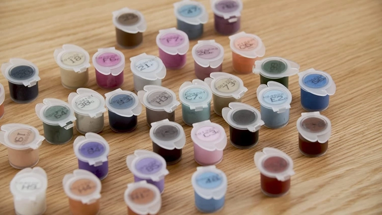 Practical paints in cups
