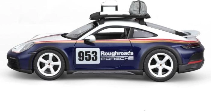 Stogo bagažinė su daiktais