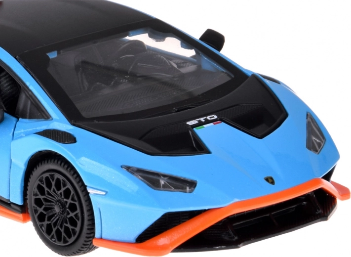 Metalinis kėbulas, guminiai ratai